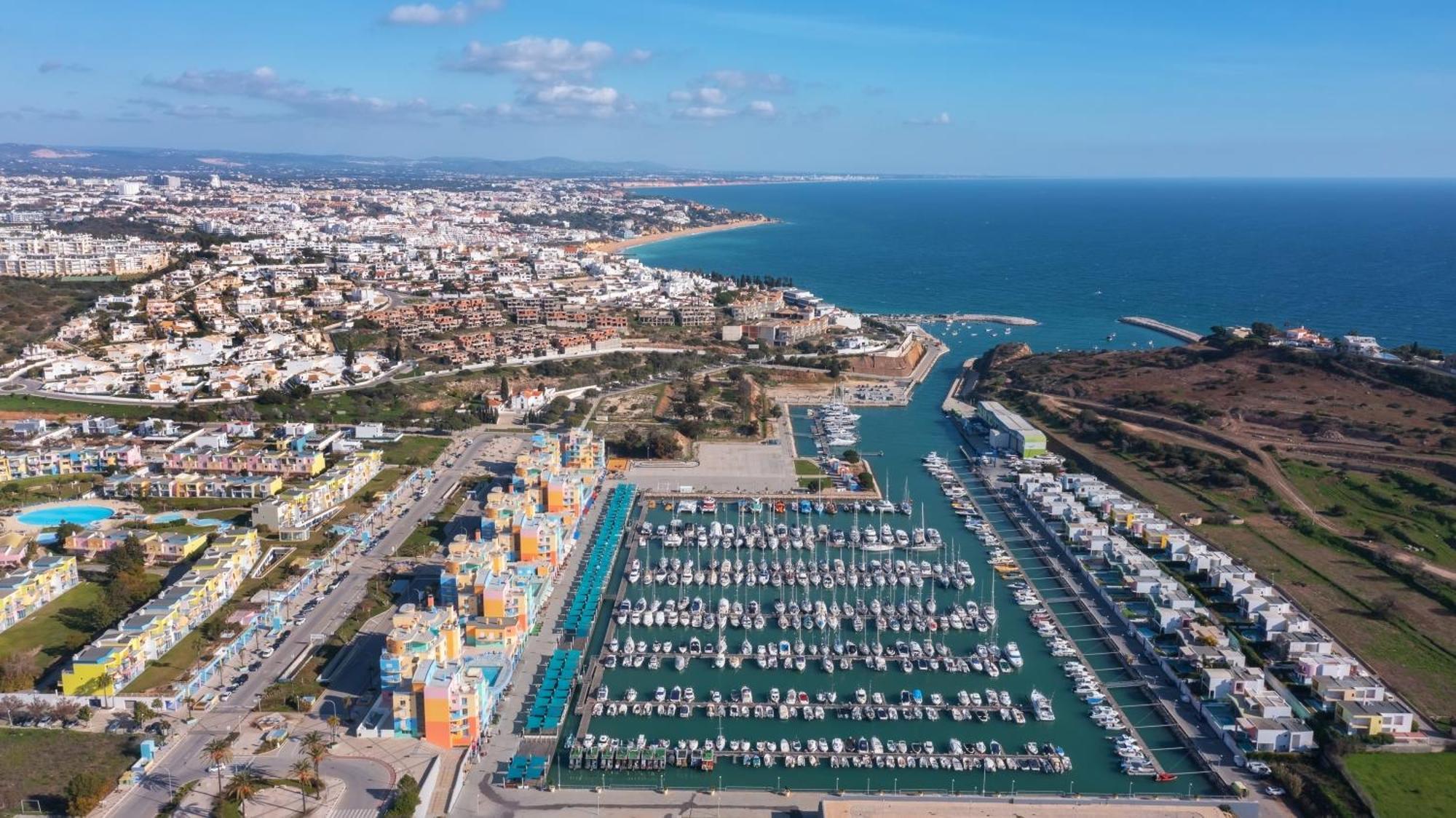 Bnb Homes Ocean View Apartment With Relax Terrace, 2 Swimming Pools & Tennis Court Albufeira Bagian luar foto